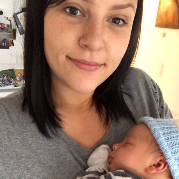 Meet your Posher, Alyssa - Picture 1 of 1